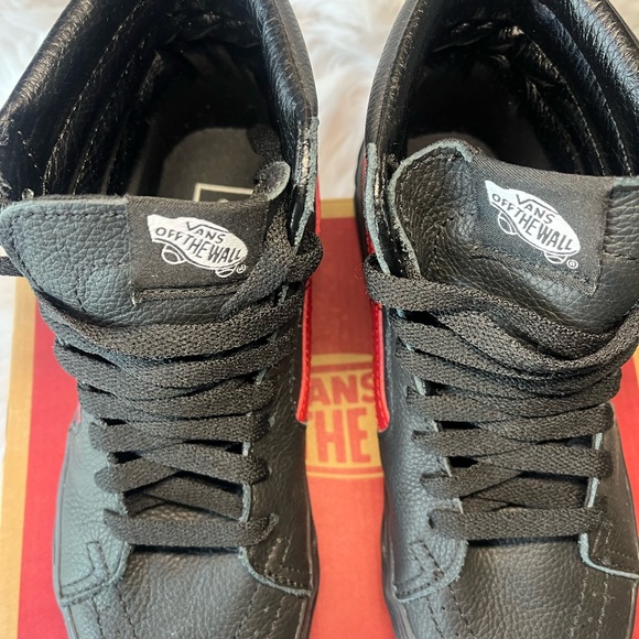 Vans Sneakers 👟 - Picture 2 of 3